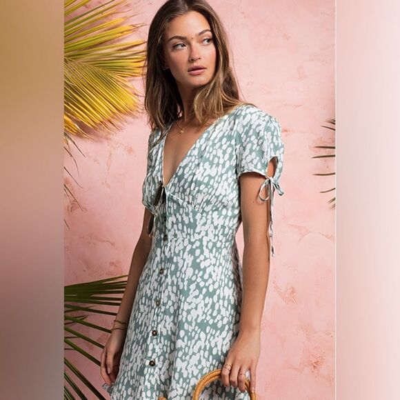 L*SPACE Valentina Dress in Stone Steps SIZE Medium EUC!! - Picture 2 of 13